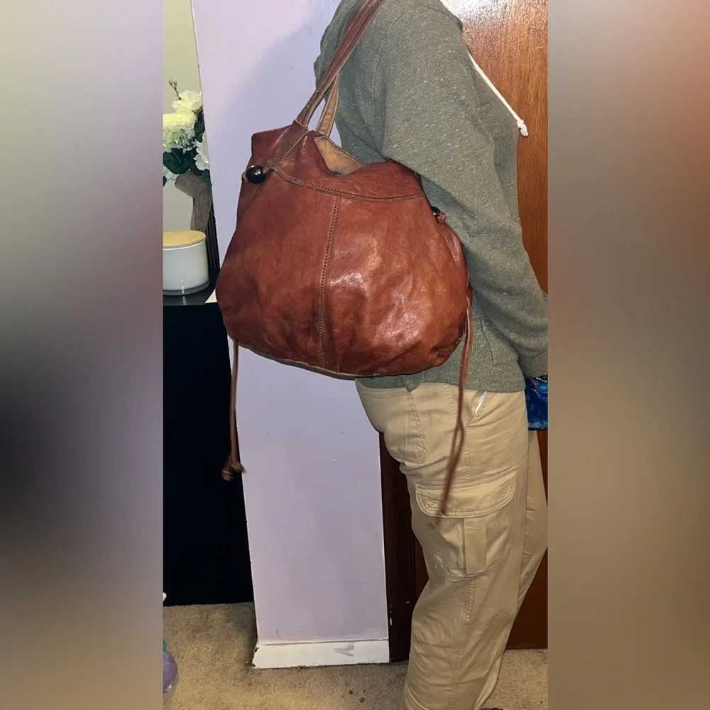 👝Brown and Round Genuine Leather Fossil Bag 🤩 - Picture 5 of 7